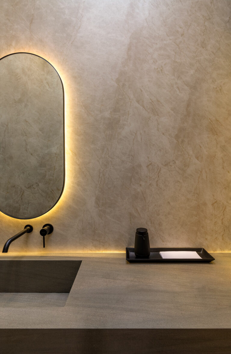 Baño-Muros-y-Pisos-Gramarston®-Taj-Mahal-_Mesón-Mármol-Teka-Stone-3-Gramar
