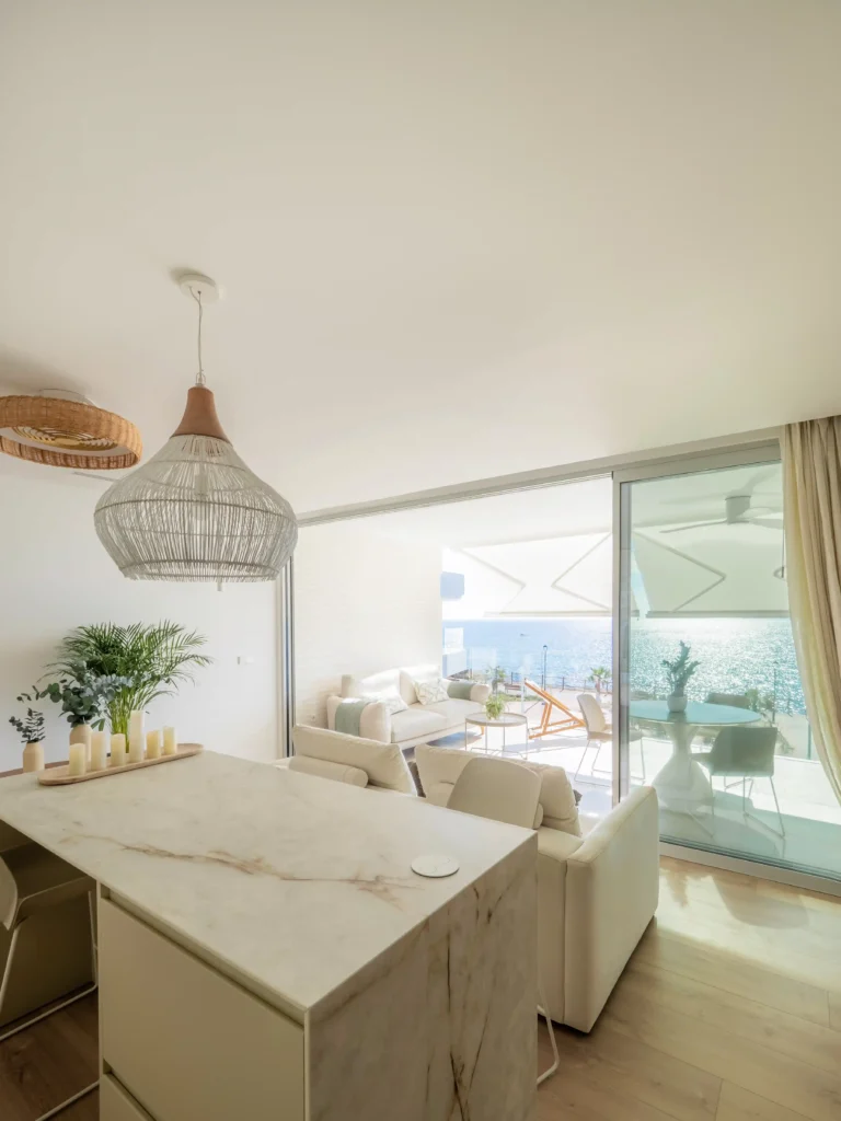 Mazarron-56-crystal lux white (9) webp