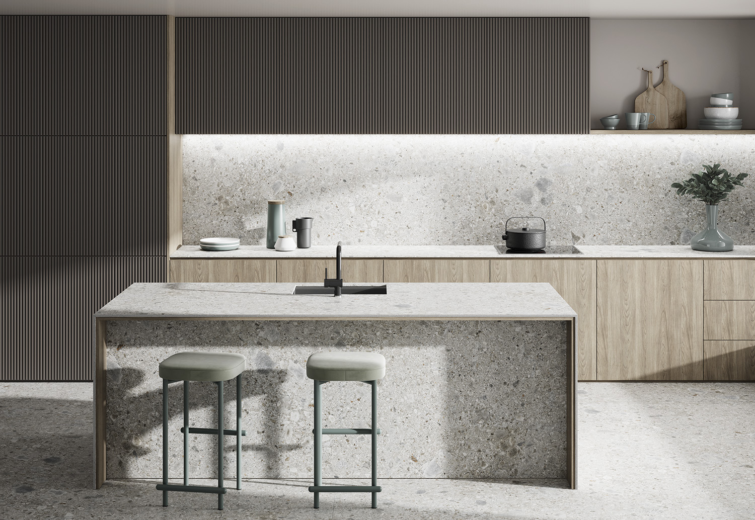 cocina con encimera y revestimiento de piedra sinterizada