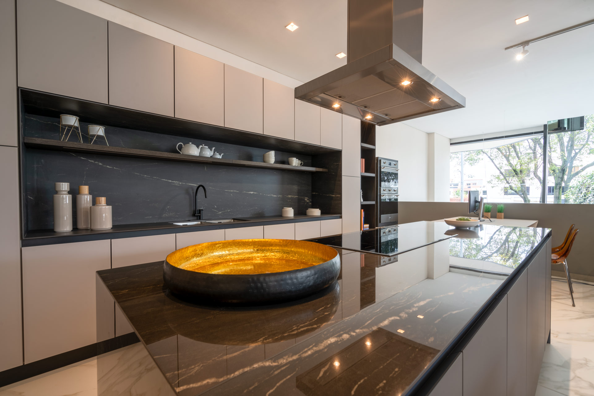 BELVEDERE BLACK ASCALE 